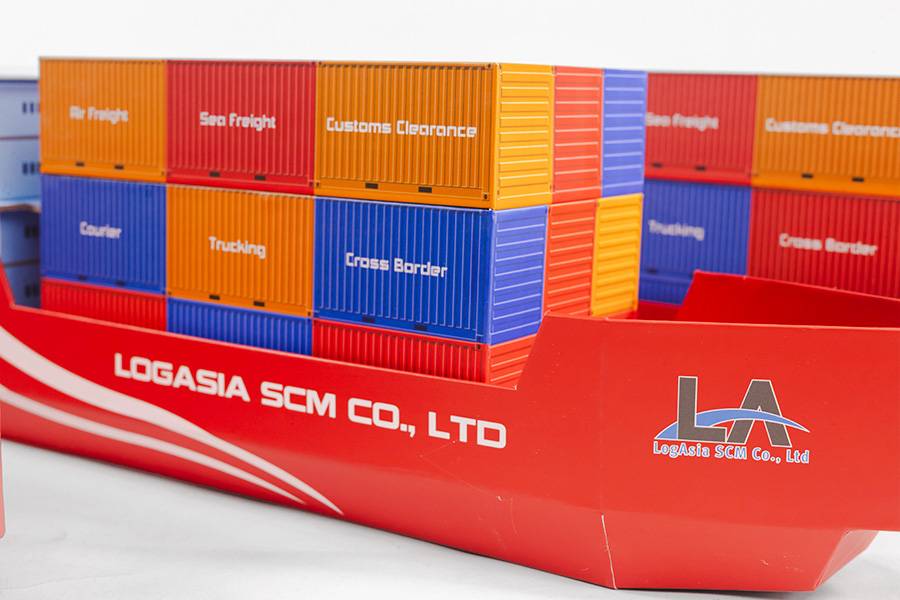 Hộp Trung thu nổi bật với các container nhiều màu sắc
