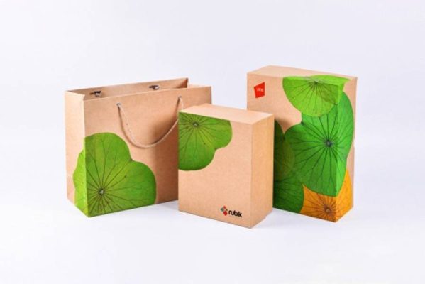 In hộp quà sáng tạo kết hợp lá sen thật