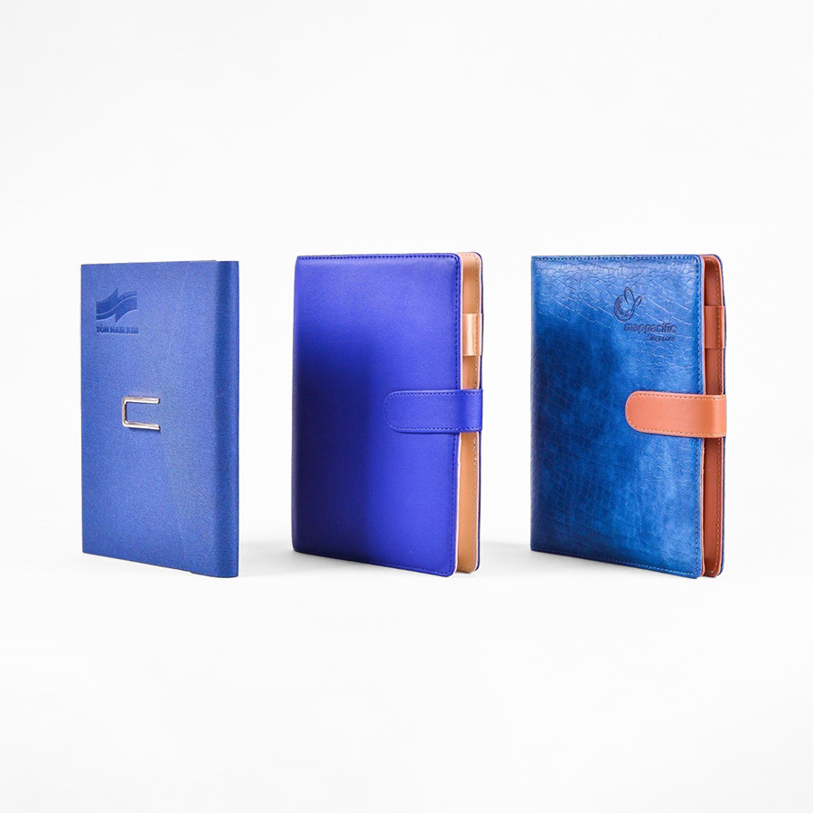 Nhận sản xuất, in sổ da theo yêu cầu, chất liệu da thật/PU tinh tế. Tạo ấn tượng chuyên nghiệp với sổ da logo doanh nghiệp, quà tặng cùng Rubik!