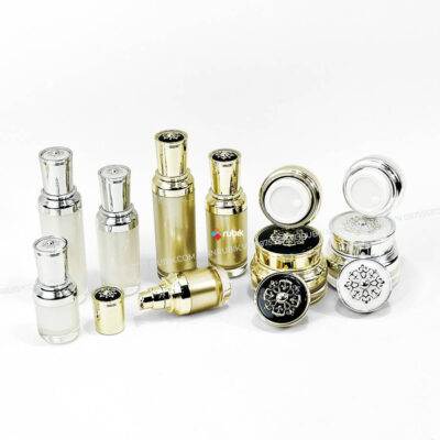 Set mỹ phẩm nắp hoa văn màu vàng và trắng