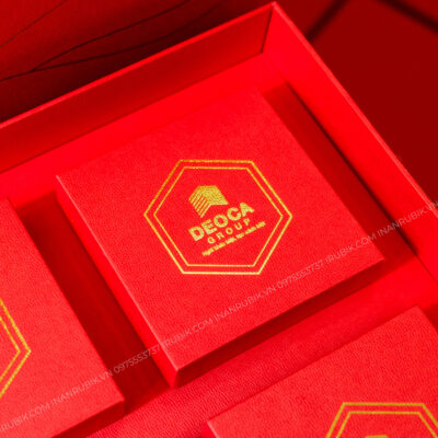 Ép kim logo thương hiệu sang trọng