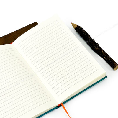 Sổ bìa cứng, ruột giấy kem in dòng kẻ