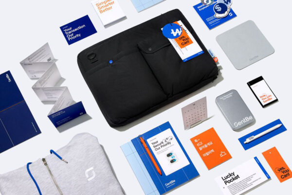 Bộ sales kit gồm nhiều thành phần
