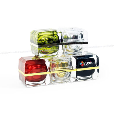 Nhựa acrylic trong suốt, dày và bền