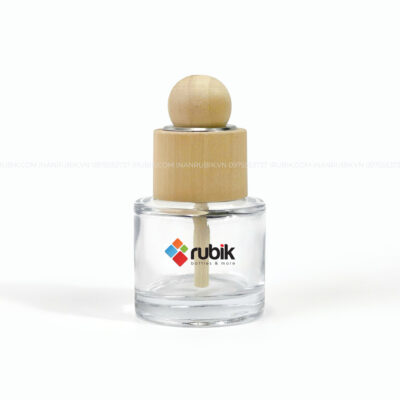 Lọ nhỏ 50ml gọn gàng, tiện lợi